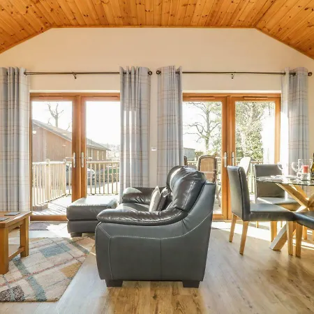 Dukes Pond Holiday home